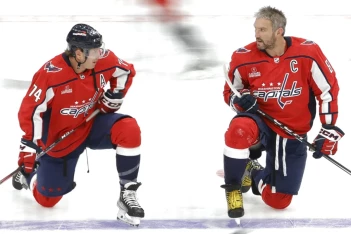 RMNB о словах Овечкина после обмена Карлсона: он тяжело переживает произошедшее