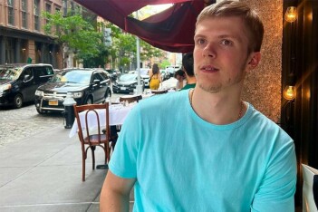 В США об отношении Дорофеева к хоккею: Торторелла одобрительно кивает в сторонке