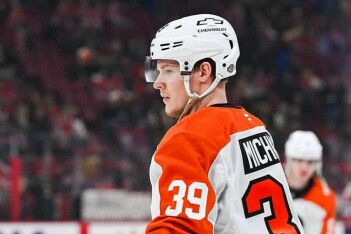Hockey Feed: Мичков в сложном положении — новый тренер не доверяет ему в концовках игр