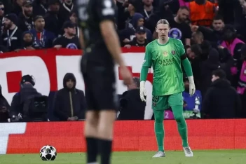 В Париже об успехе Сафонова на топ-уровне: ломает современные шаблоны