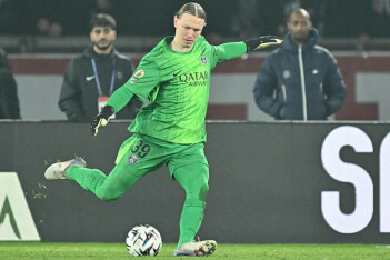 Фаны «ПСЖ» ответили журналисту, покритиковавшему Сафонова за игру ногами: Матвей и в этом даст фору Шевалье