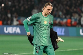 Французы об уверенном общении Сафонова с журналистами: он русский — там не заикаются